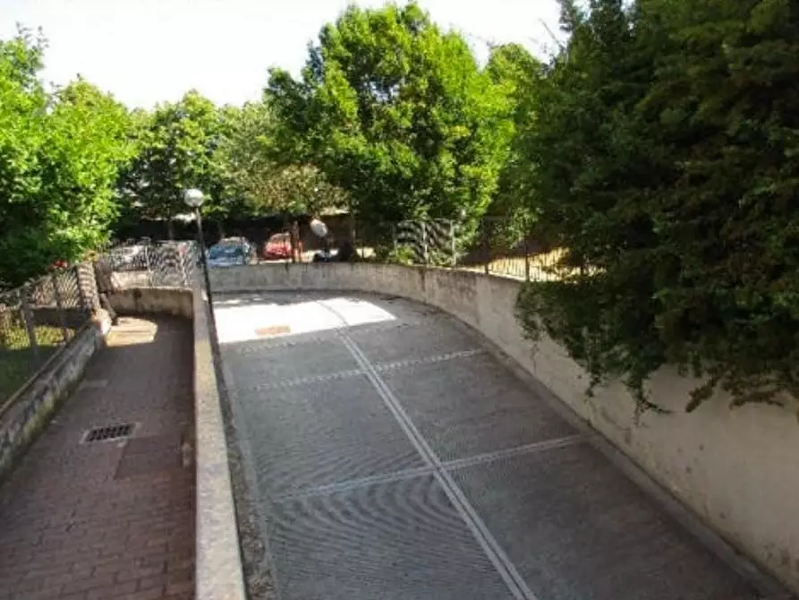 Immagine 8 di Garage in vendita  a Abbiategrasso