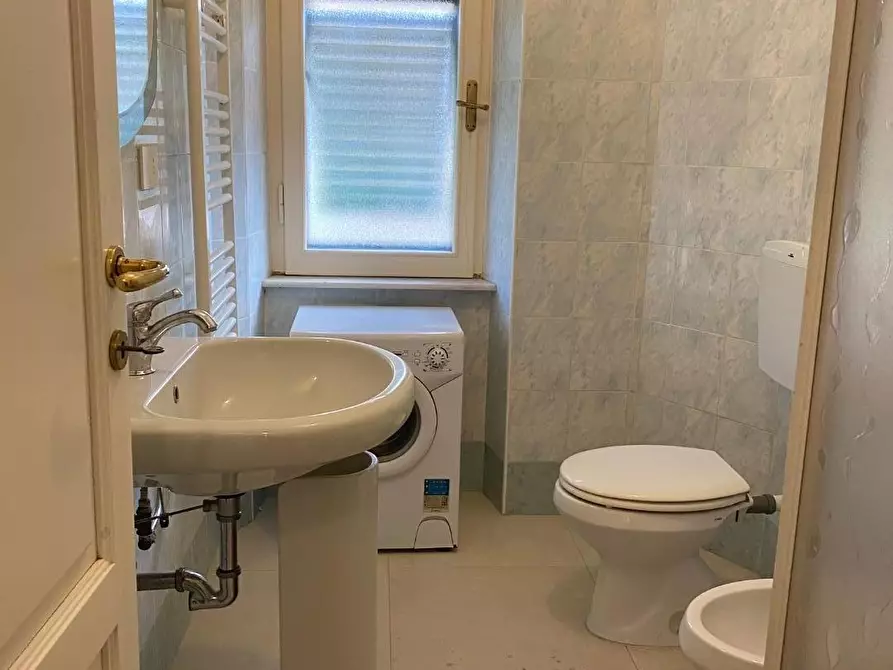 Immagine 16 di Appartamento in vendita  a Viareggio