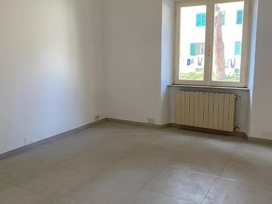 Immagine 1 di Appartamento in vendita  a Viareggio