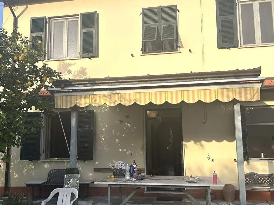 Immagine 2 di Appartamento in vendita  a Sarzana