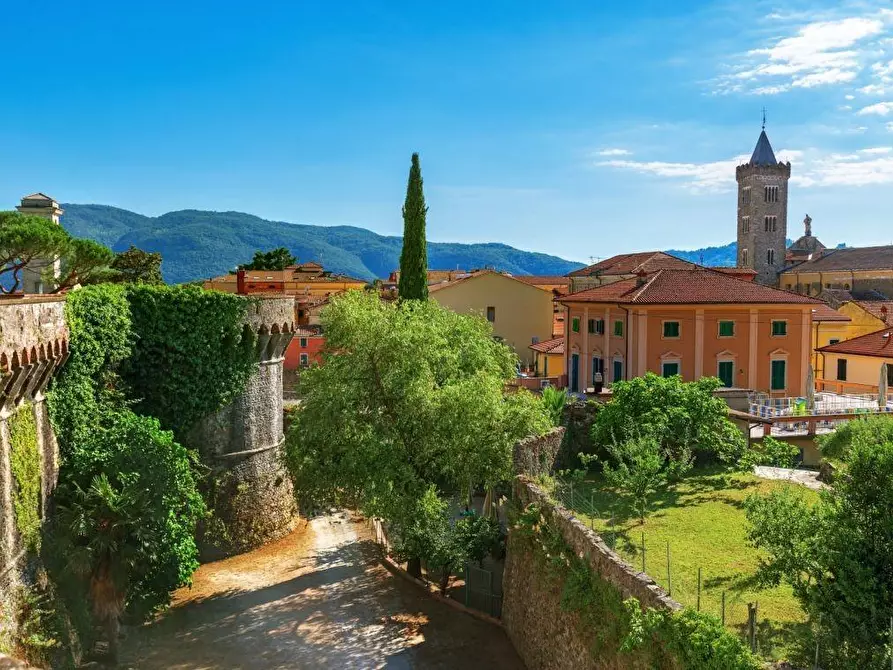 Immagine 27 di Appartamento in vendita  a Sarzana