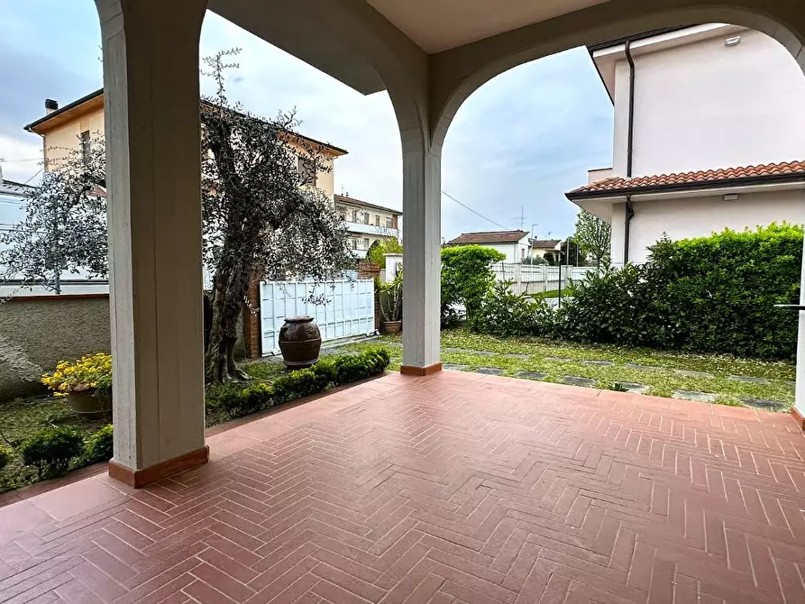 Immagine 14 di Villa in vendita  a Ponsacco