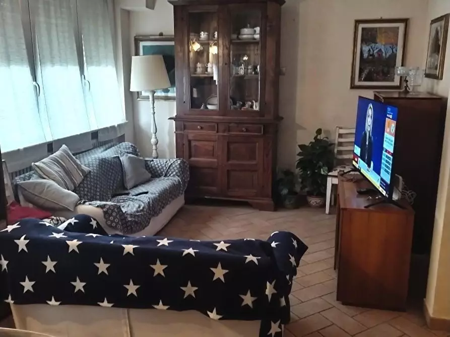 Immagine 1 di Appartamento in vendita  a Massa