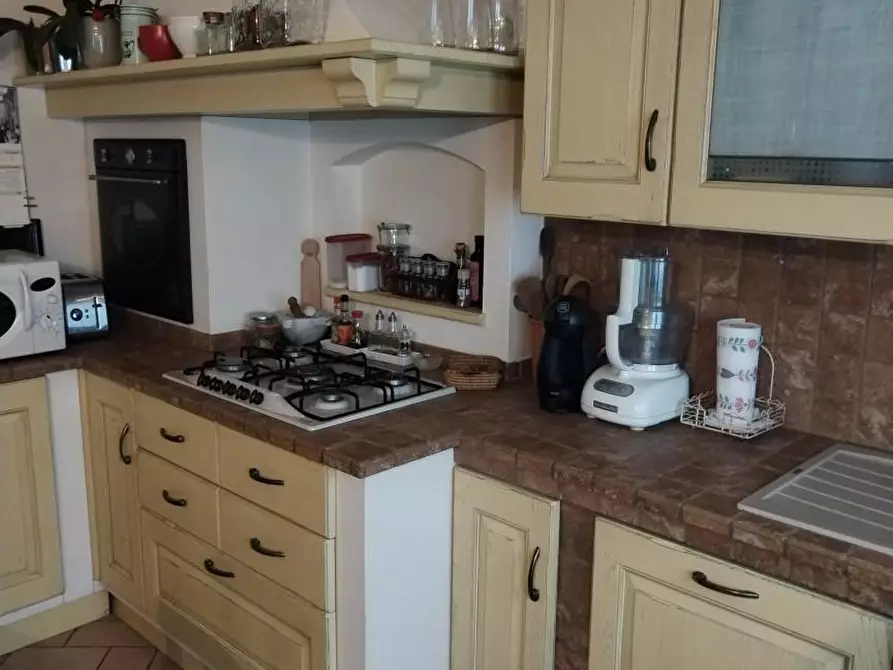 Immagine 5 di Appartamento in vendita  a Massa