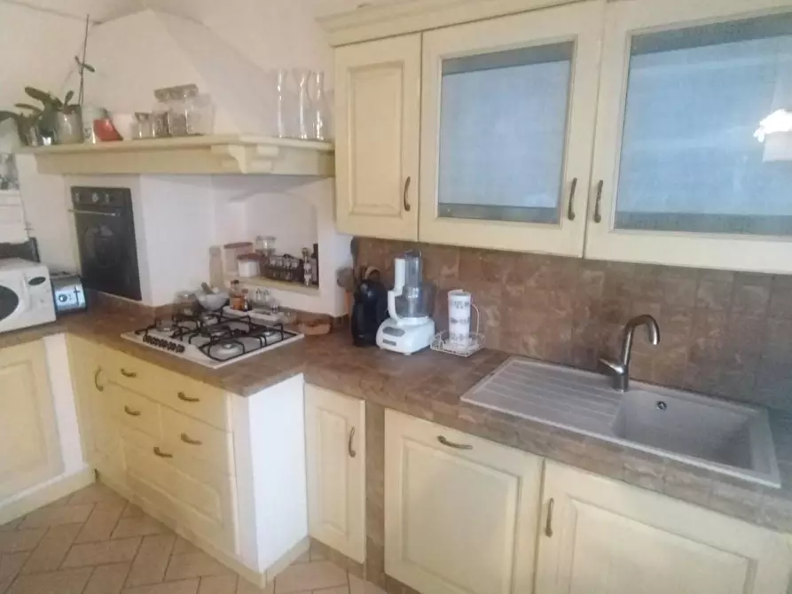 Immagine 3 di Appartamento in vendita  a Massa