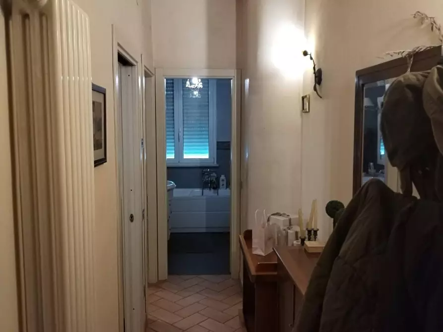 Immagine 11 di Appartamento in vendita  a Massa