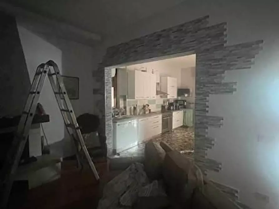 Immagine 3 di Villa in vendita  a Cascina