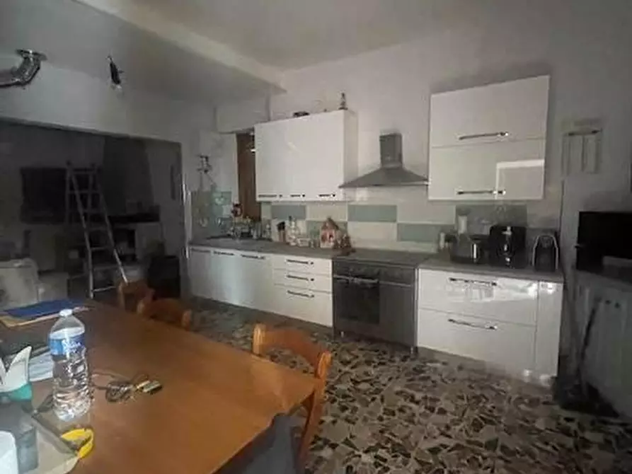 Immagine 4 di Villa in vendita  a Cascina