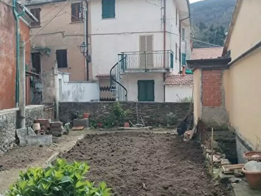 Immagine 1 di Terratetto in vendita  a Massa