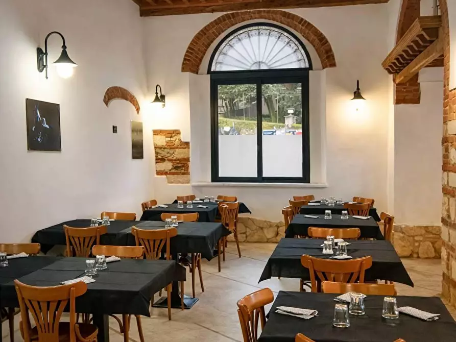 Immagine 11 di Bar / Ristorante in vendita  a Carrara