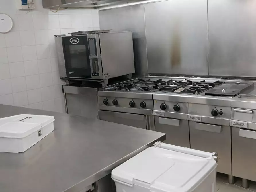 Immagine 7 di Bar / Ristorante in vendita  a Carrara