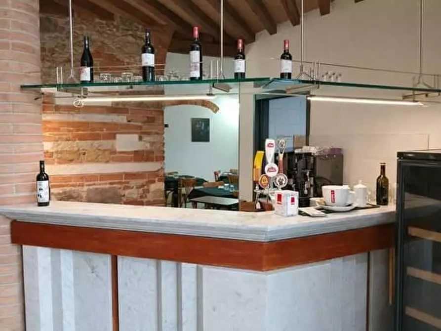 Immagine 16 di Bar / Ristorante in vendita  a Carrara