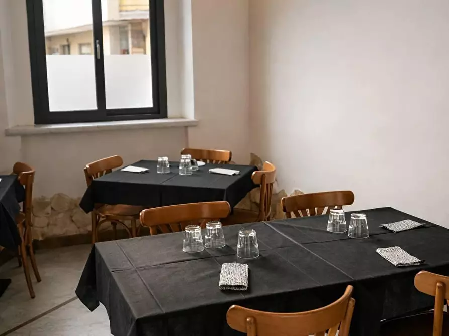 Immagine 12 di Bar / Ristorante in vendita  a Carrara