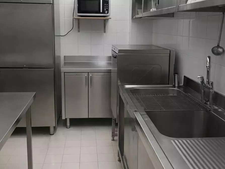 Immagine 6 di Bar / Ristorante in vendita  a Carrara