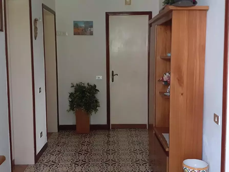 Immagine 9 di Casa indipendente in vendita  a Massa