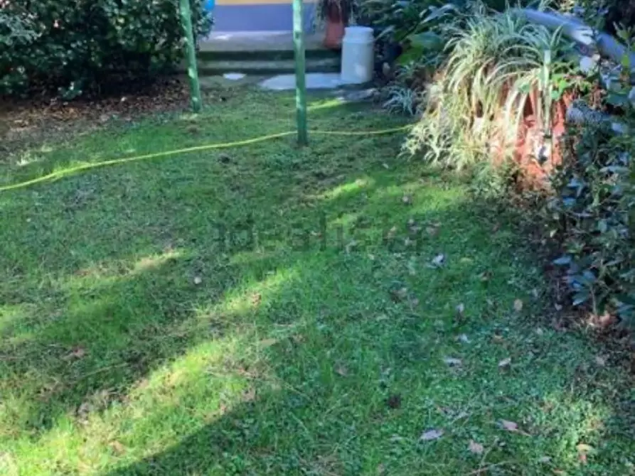 Immagine 3 di Casa indipendente in vendita  a Massa