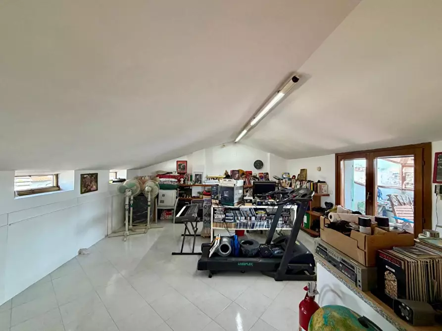 Immagine 41 di Villetta a schiera in vendita  a Empoli