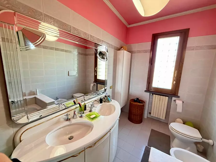 Immagine 37 di Villetta a schiera in vendita  a Empoli