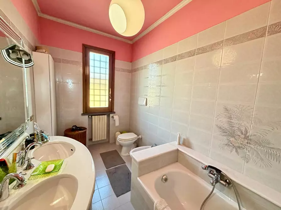 Immagine 35 di Villetta a schiera in vendita  a Empoli