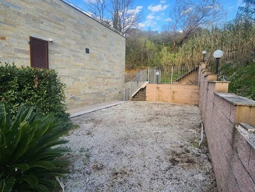 Immagine 49 di Villetta a schiera in vendita  a Vicopisano