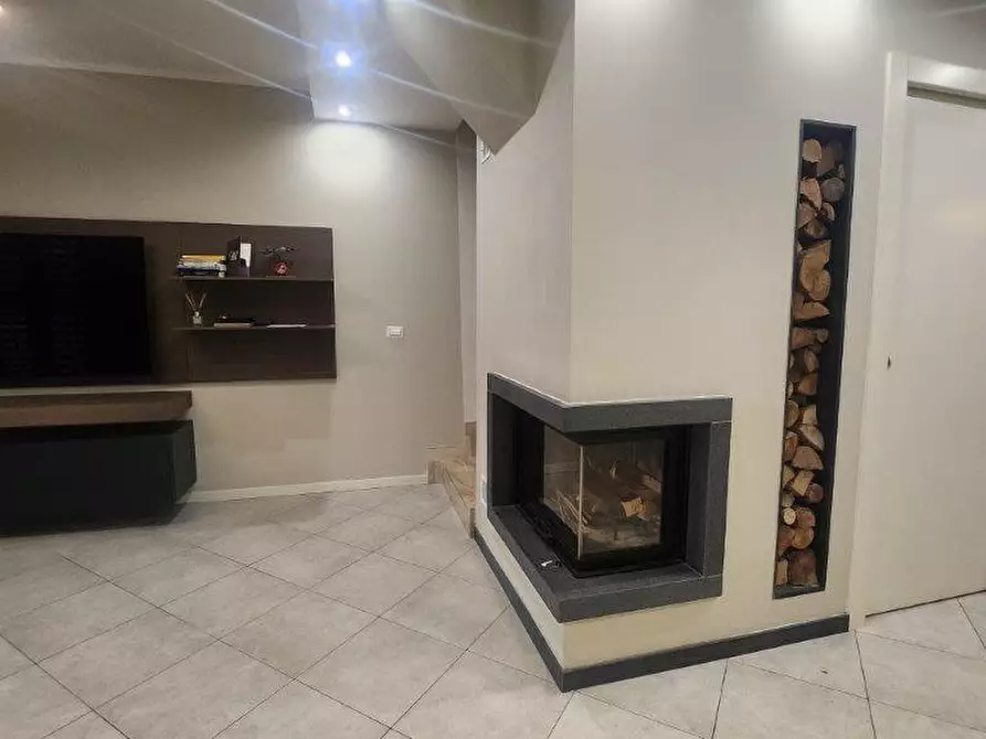 Immagine 44 di Villetta a schiera in vendita  a Vicopisano