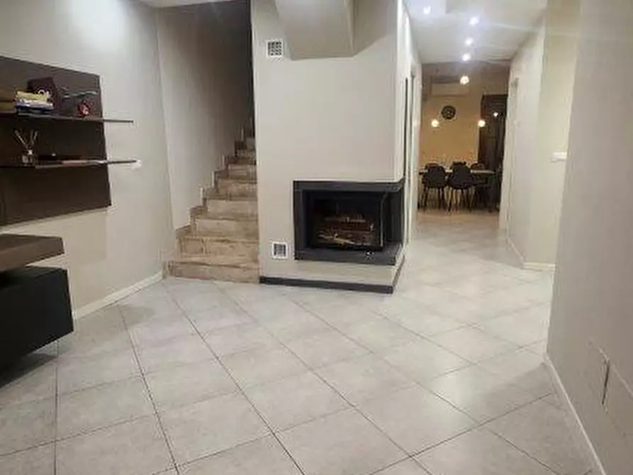 Immagine 51 di Villetta a schiera in vendita  a Vicopisano