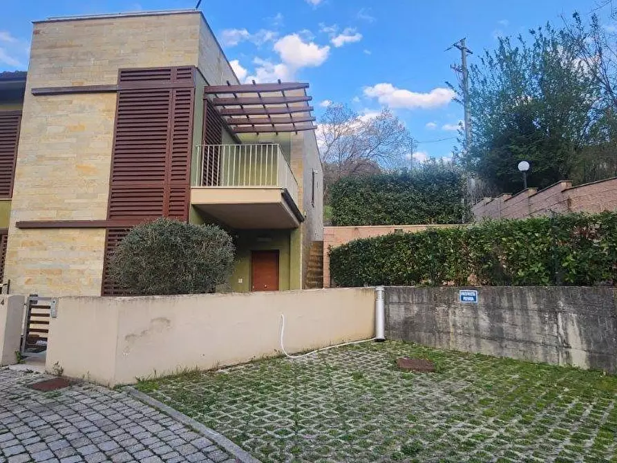 Immagine 1 di Villetta a schiera in vendita  a Vicopisano