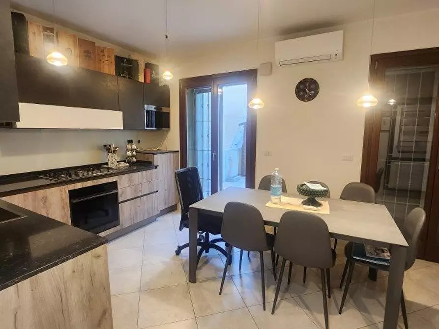 Immagine 10 di Villetta a schiera in vendita  a Vicopisano