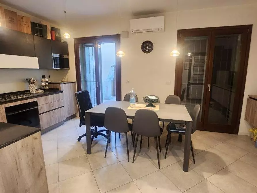 Immagine 11 di Villetta a schiera in vendita  a Vicopisano