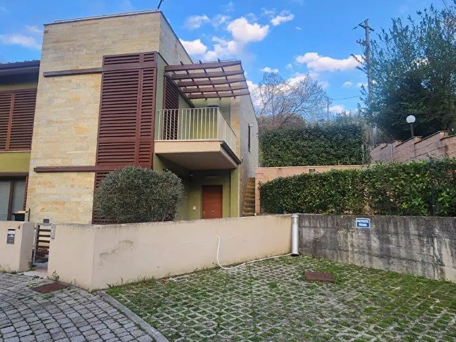 Immagine 57 di Villetta a schiera in vendita  a Vicopisano