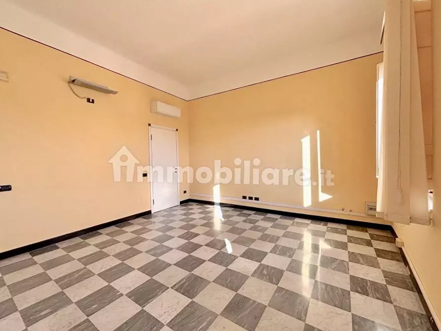 Immagine 11 di Appartamento in vendita  a Pisa