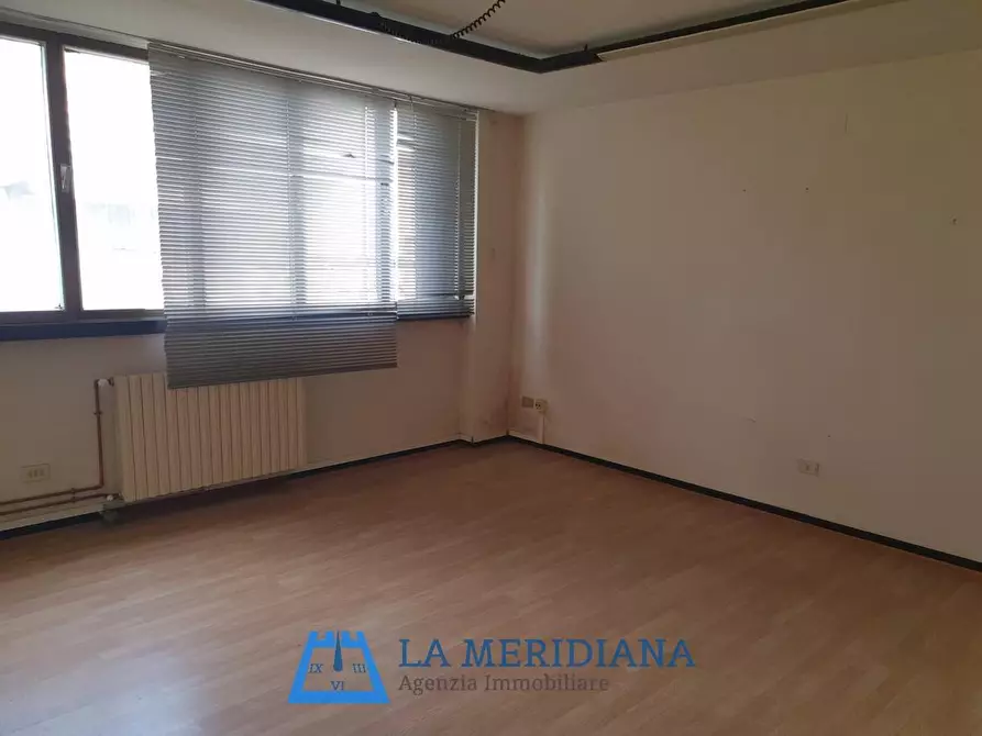Immagine 10 di Attività artigianale in vendita  a Lamporecchio