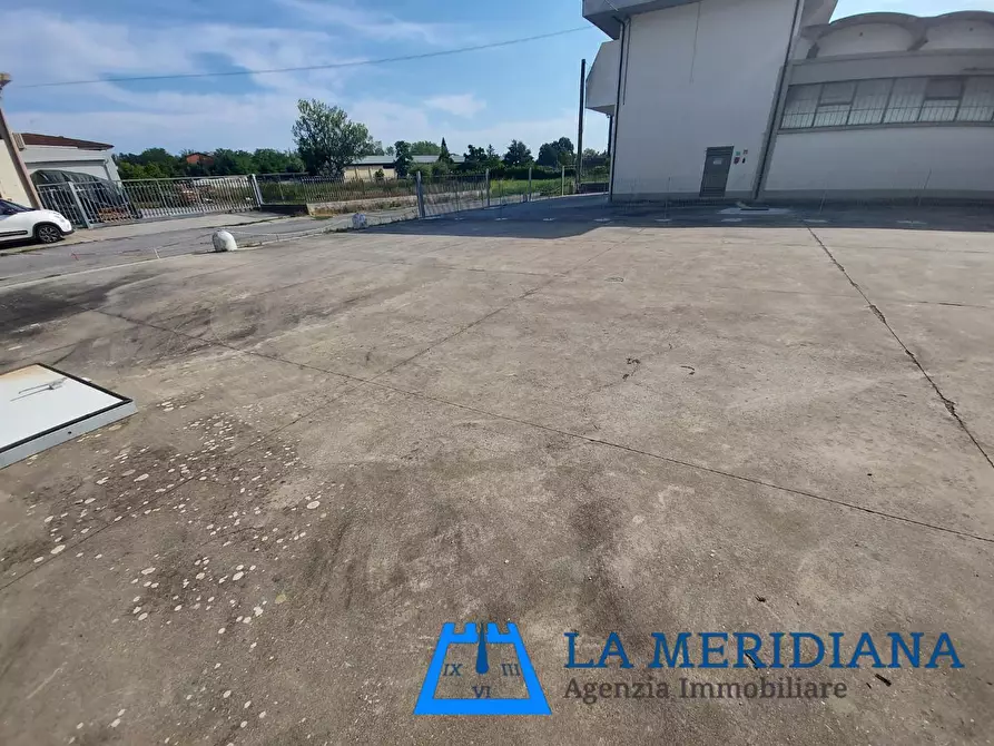 Immagine 13 di Attività artigianale in vendita  a Lamporecchio