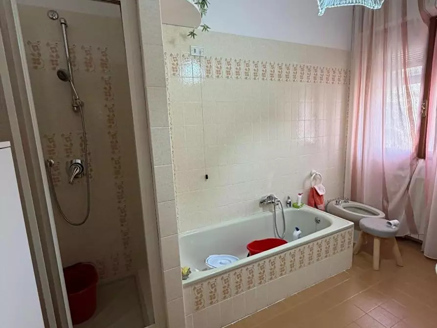 Immagine 6 di Appartamento in vendita  a Carrara