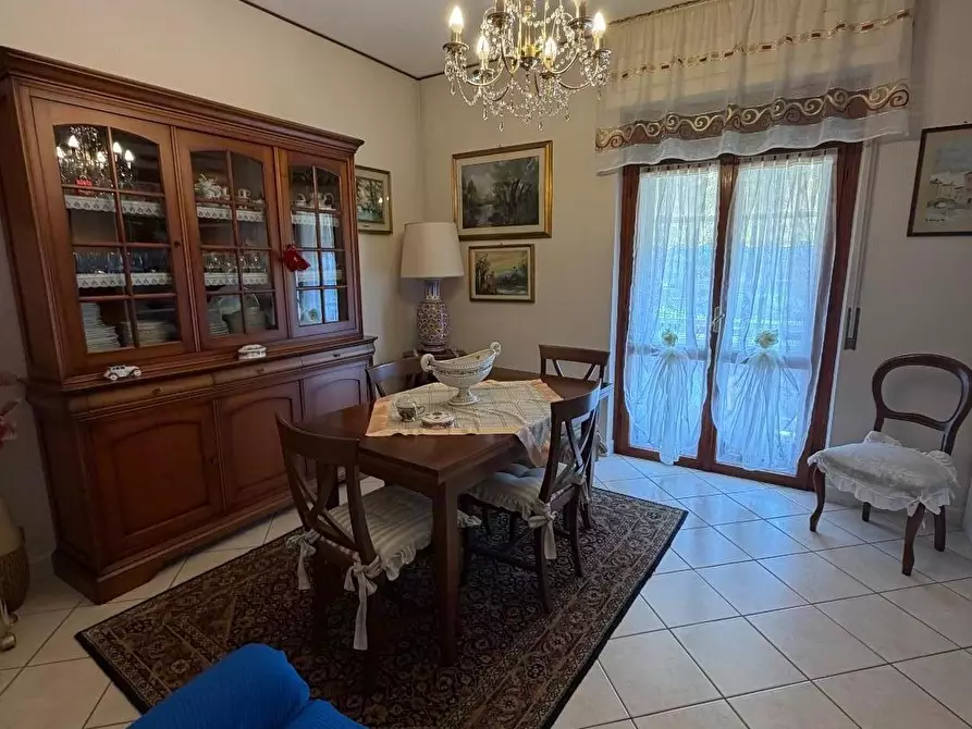 Immagine 4 di Appartamento in vendita  a Carrara