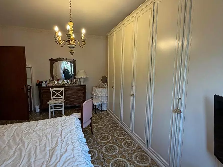 Immagine 10 di Appartamento in vendita  a Carrara