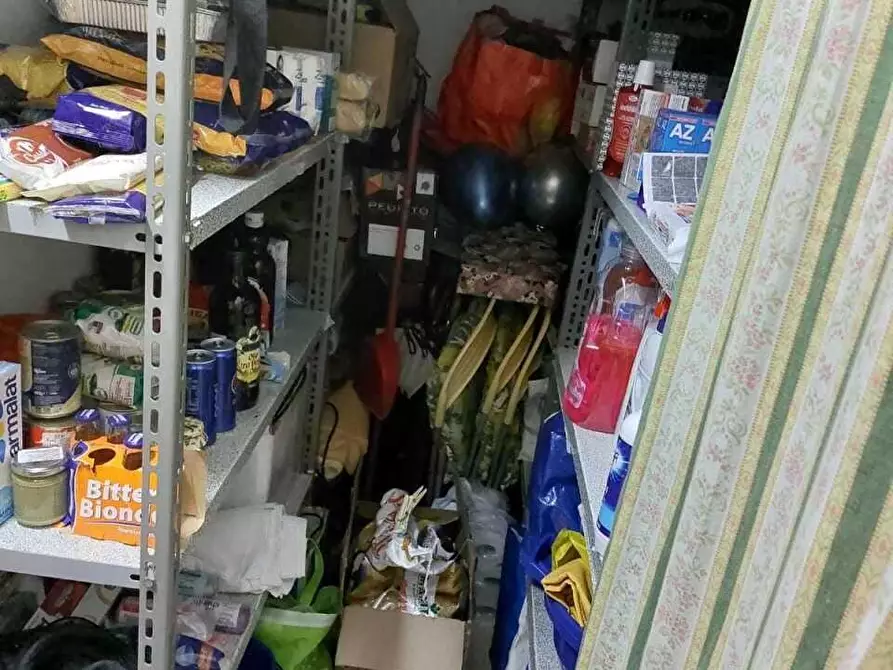 Immagine 10 di Appartamento in vendita  a Carrara