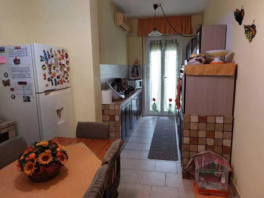 Immagine 2 di Appartamento in vendita  a Carrara