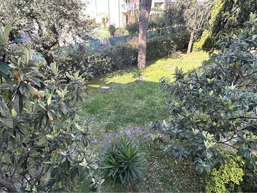 Immagine 17 di Appartamento in vendita  a Massa