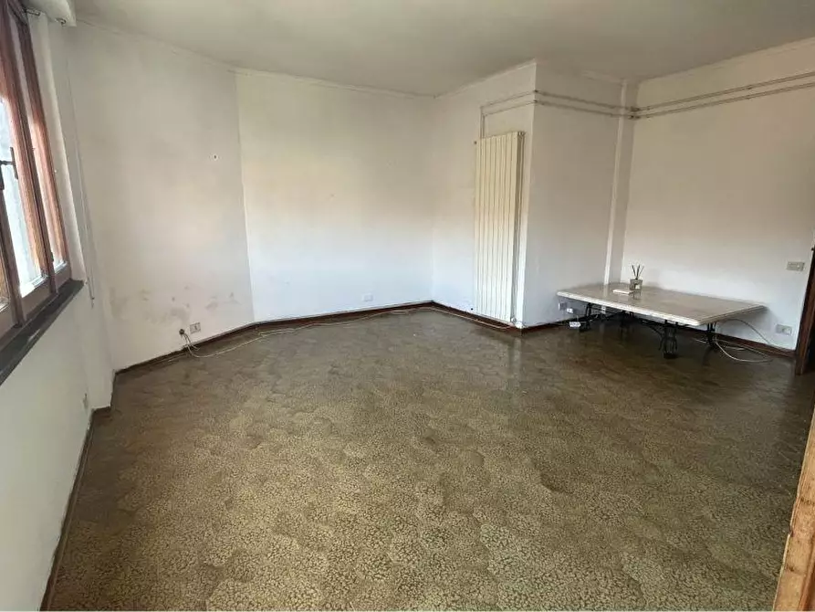 Immagine 5 di Appartamento in vendita  a Massa