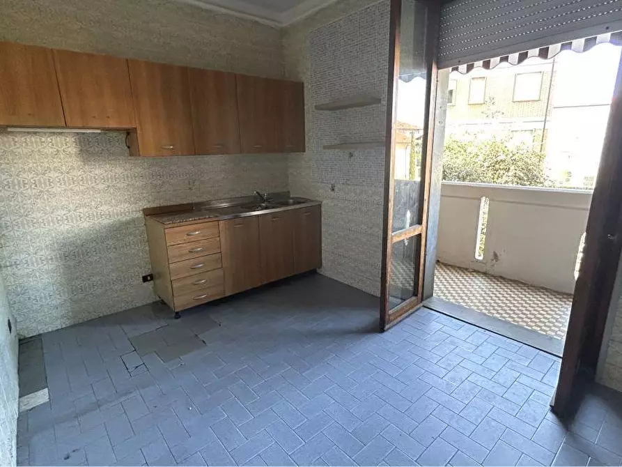 Immagine 6 di Appartamento in vendita  a Massa