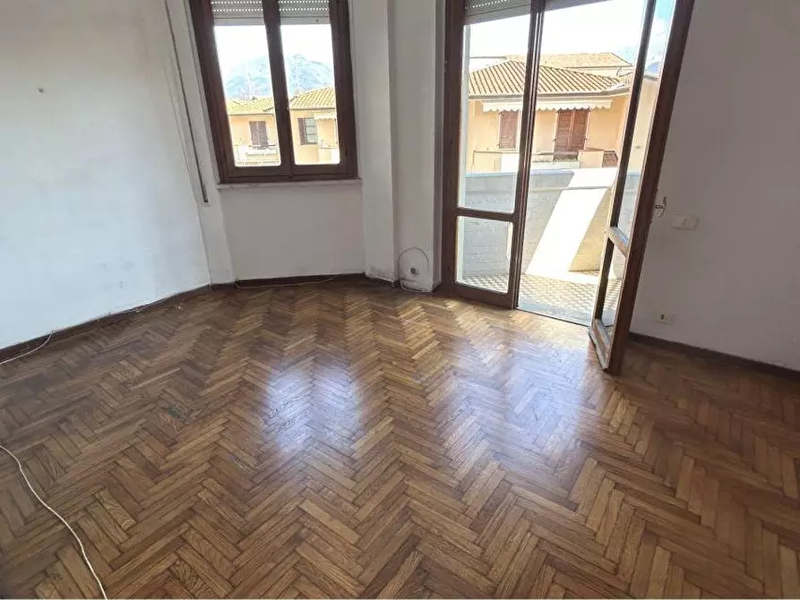 Immagine 13 di Appartamento in vendita  a Massa