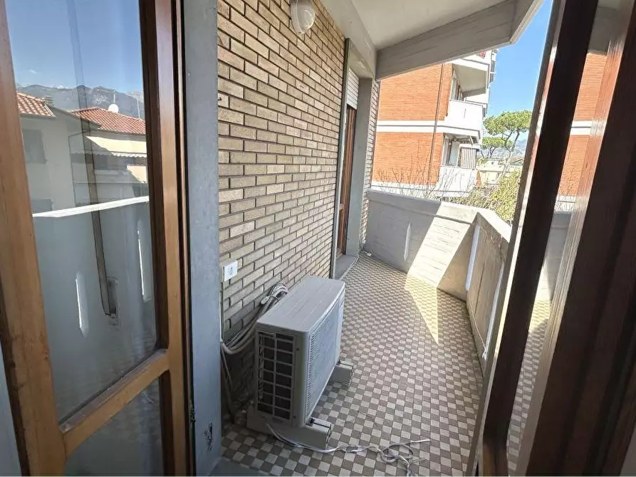 Immagine 15 di Appartamento in vendita  a Massa