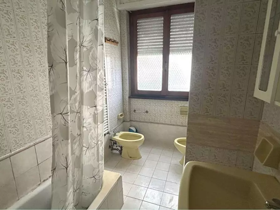 Immagine 11 di Appartamento in vendita  a Massa