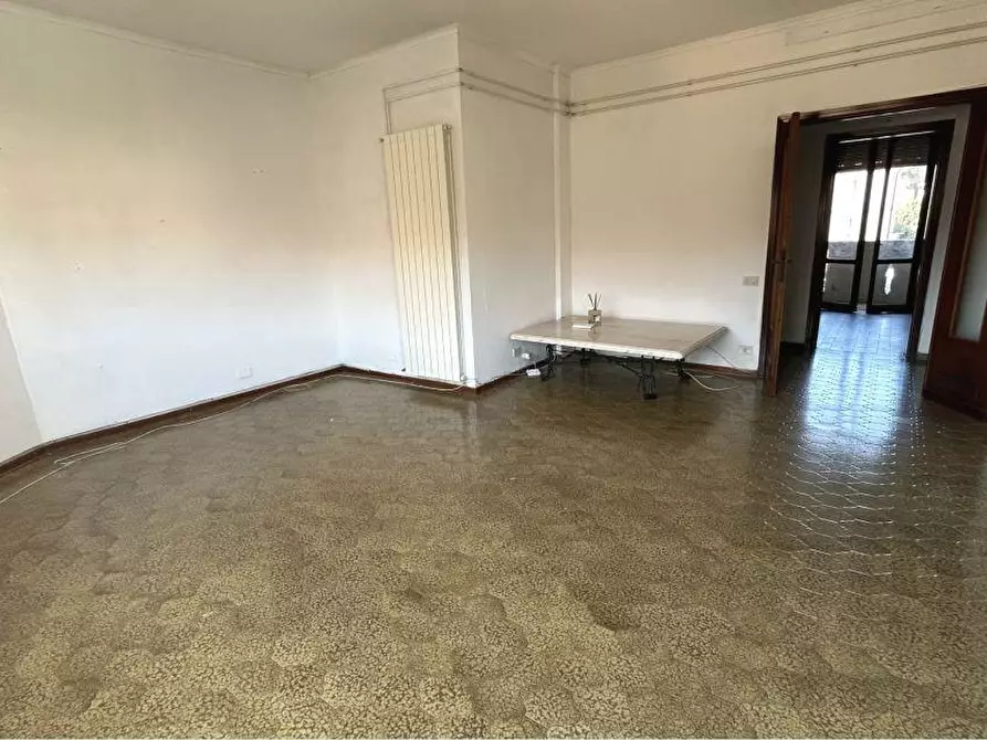 Immagine 4 di Appartamento in vendita  a Massa