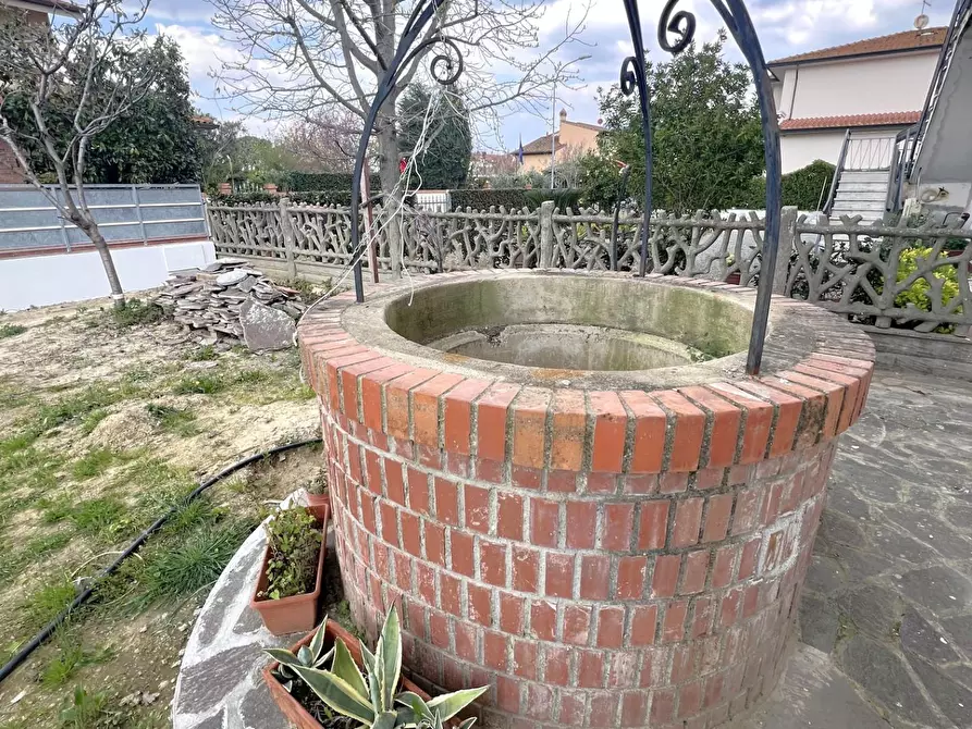 Immagine 23 di Villa in vendita  a Cascina