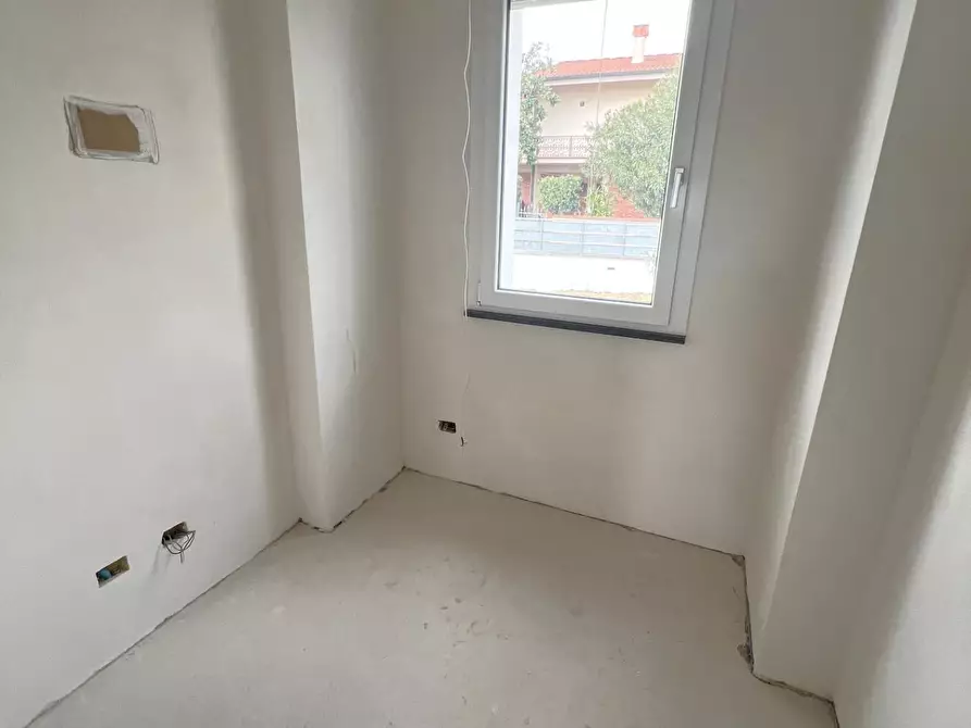 Immagine 15 di Villa in vendita  a Cascina