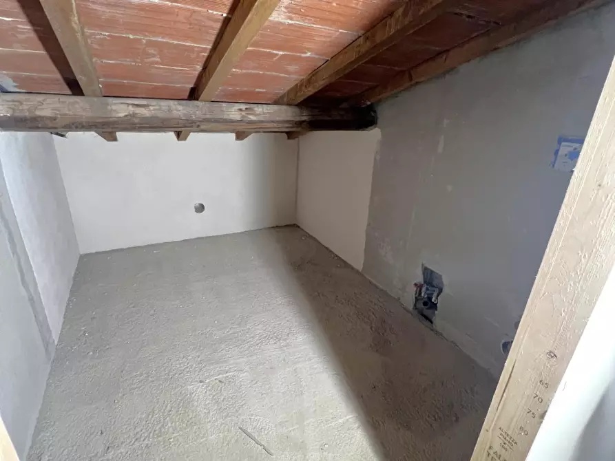 Immagine 19 di Villa in vendita  a Cascina