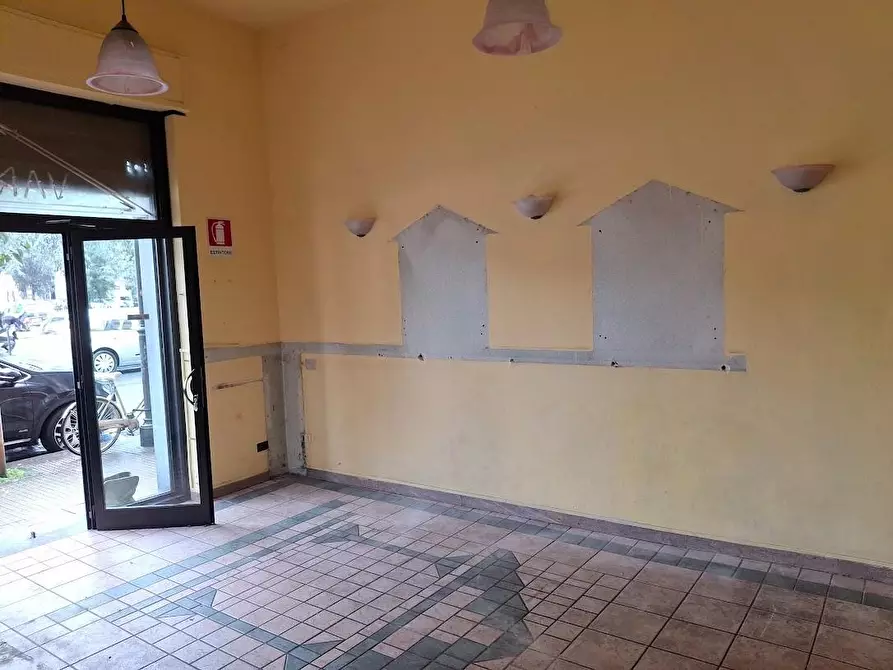 Immagine 1 di Locale commerciale in vendita  a Pisa