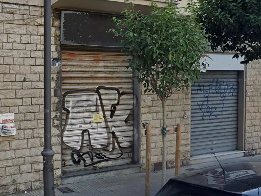 Immagine 9 di Locale commerciale in vendita  a Pisa